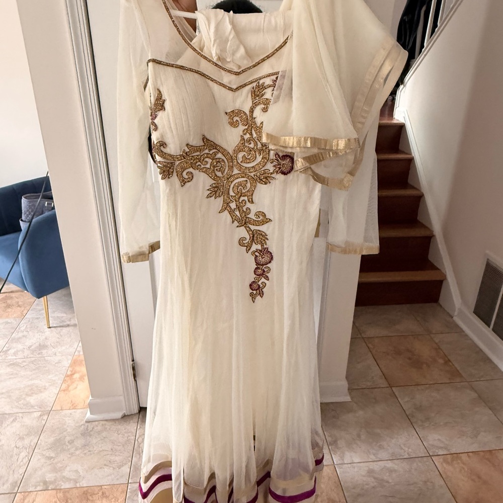 Elegant Cream and Gold Embroidered Kurta